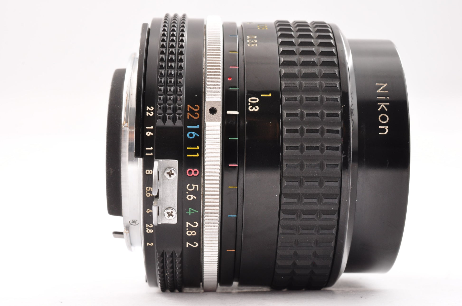 [Exc+4] Nikon Ai NIKKOR 24mm f/2 MF Wide Angle Lens