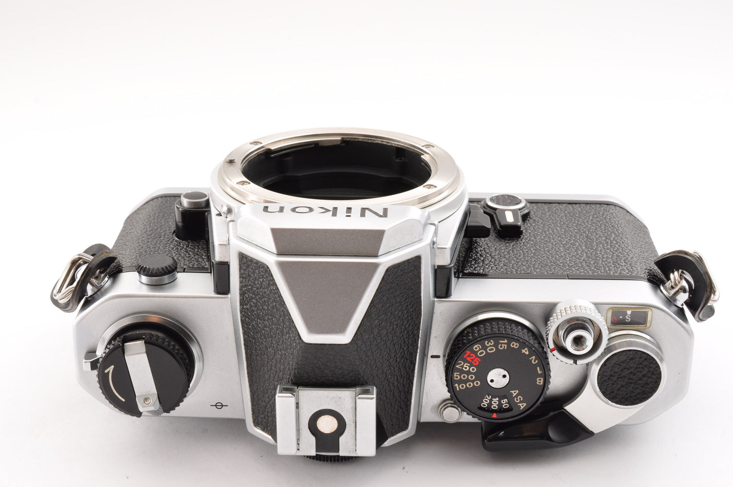 [Exc+5] Nikon FM Silver + Zoom-NIKKOR 43-86mm f/3.5