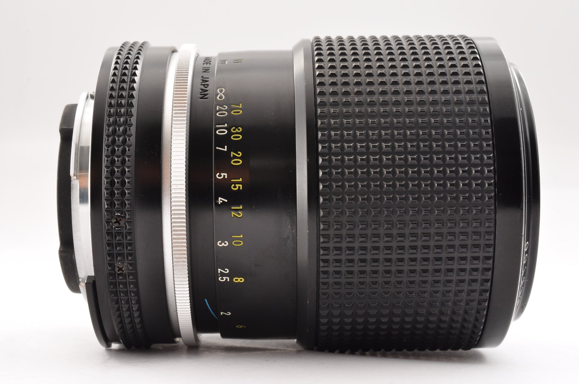 [Exc+5] Nikon FM Silver + Zoom-NIKKOR 43-86mm f/3.5