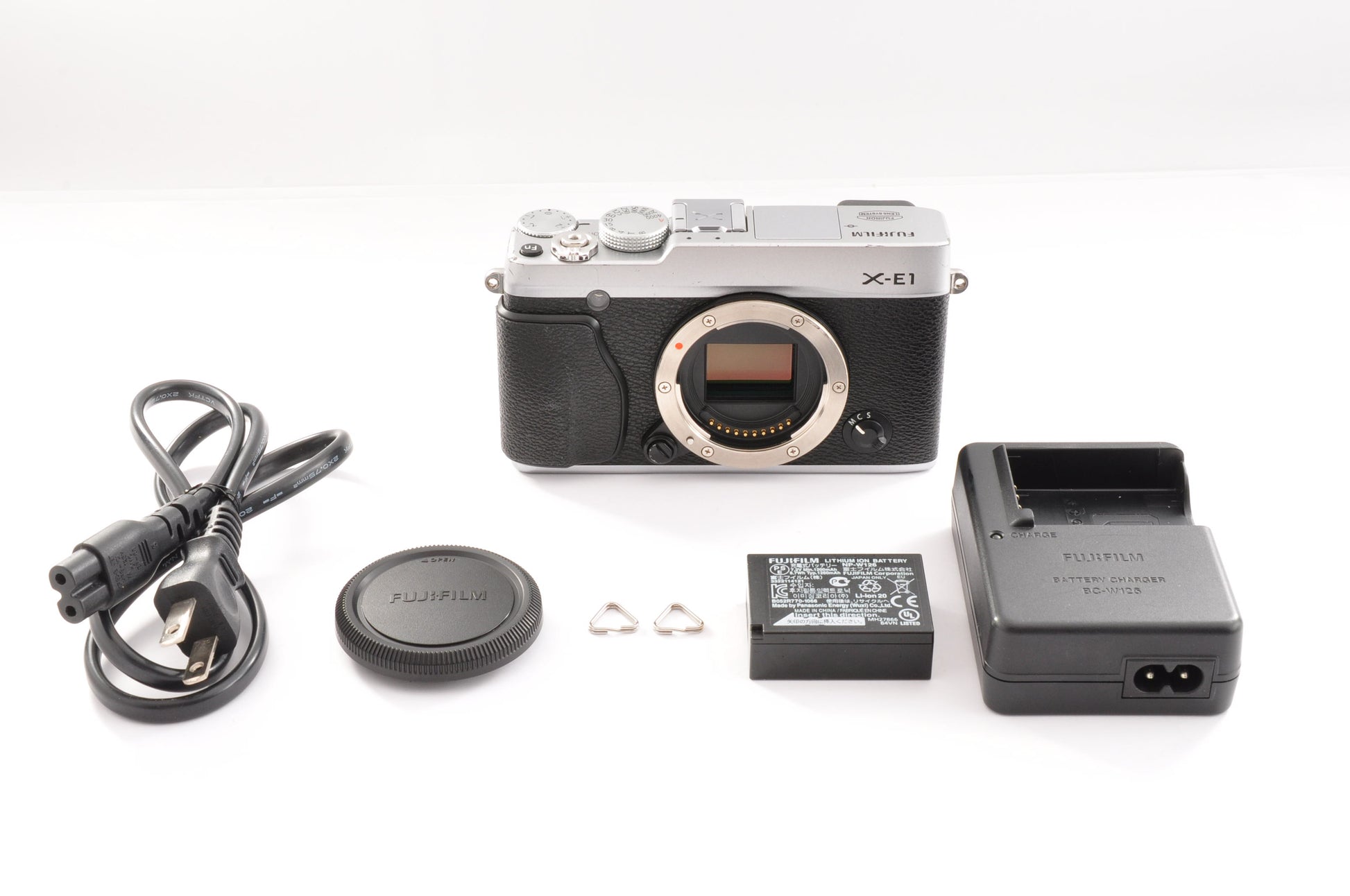 [Exc+5] FUJIFILM X-E1 Mirrorless Digital Camera