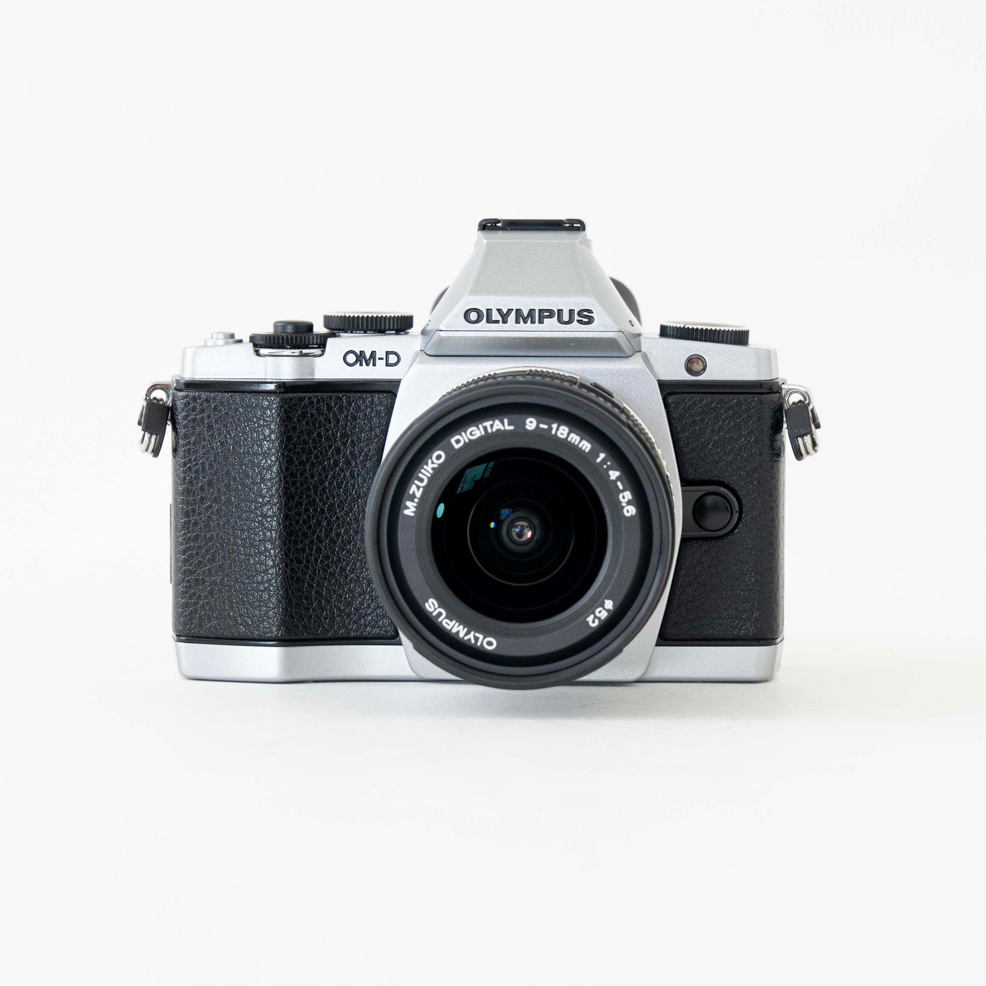 [Exc+5] Olympus OM-D E-M5 Mirrorless Digital Camera