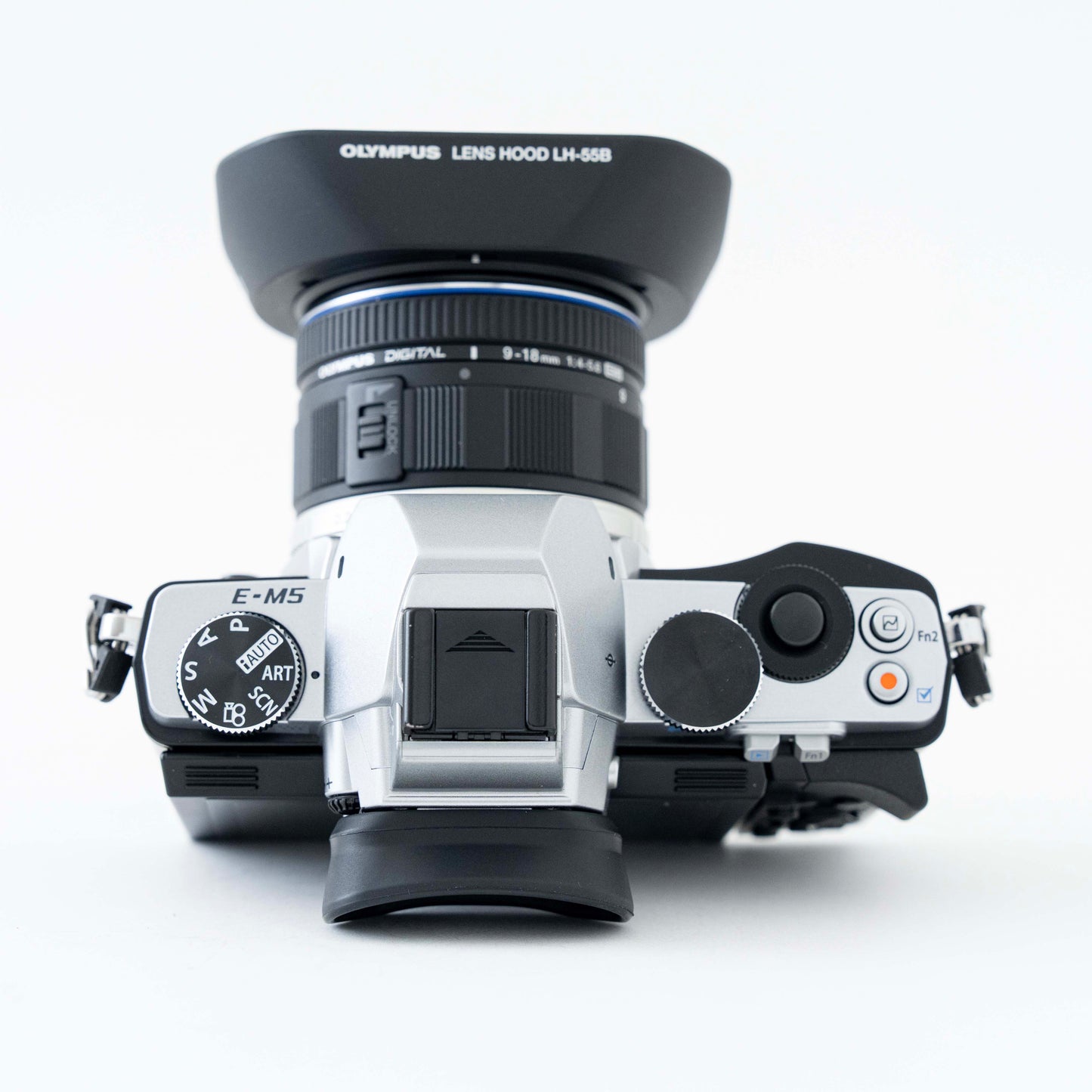 [Exc+5] Olympus OM-D E-M5 Mirrorless Digital Camera