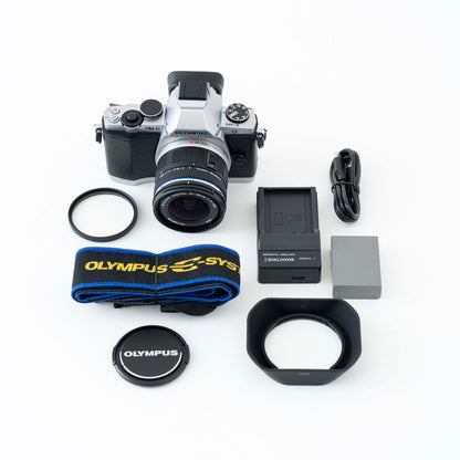 [Exc+5] Olympus OM-D E-M5 Mirrorless Digital Camera