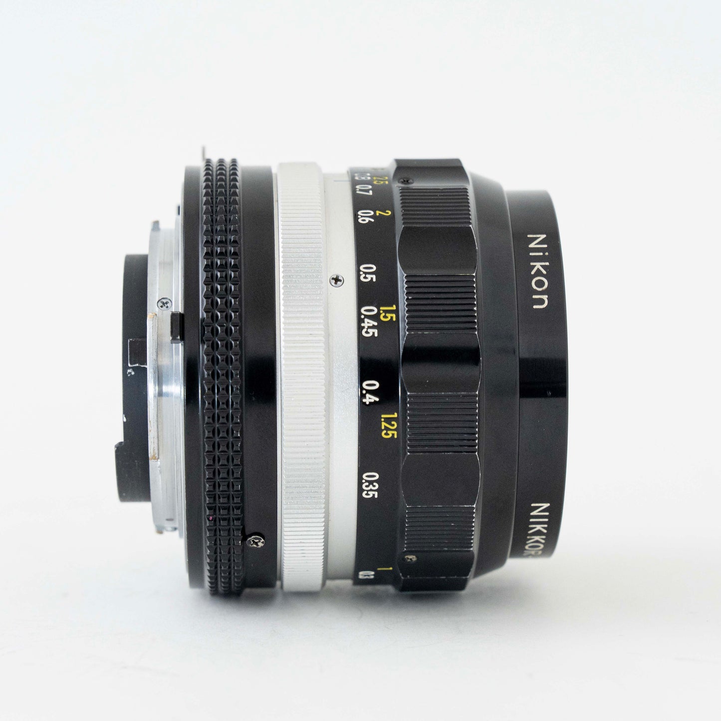[Exc+4] Nikon Non-Ai NIKKOR-O.C Auto 35mm f/2 MF Lens