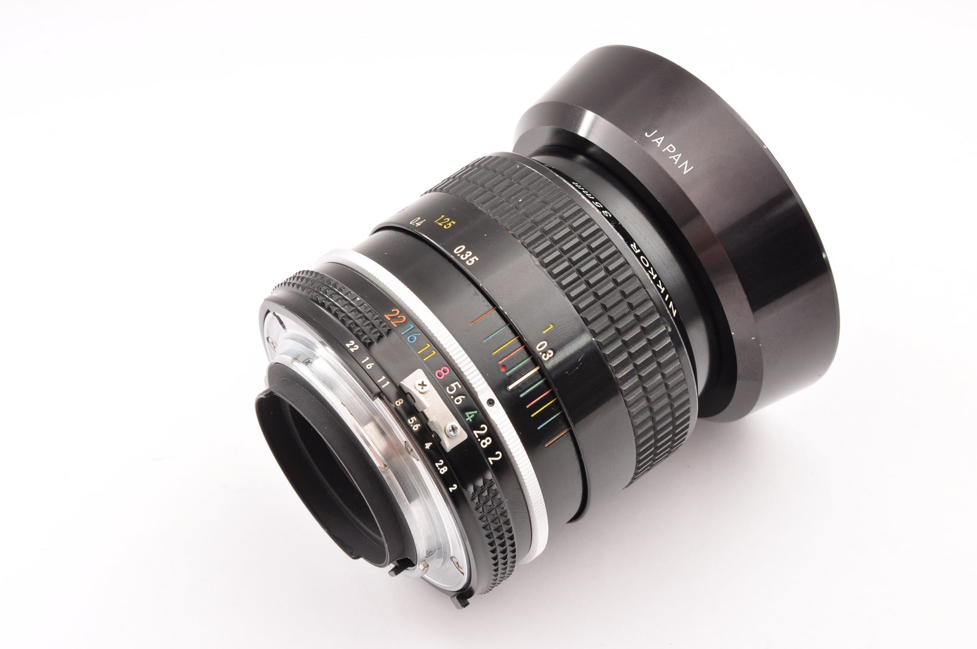[Exc+4] Nikon Ai NIKKOR 35mm f/2 MF Lens