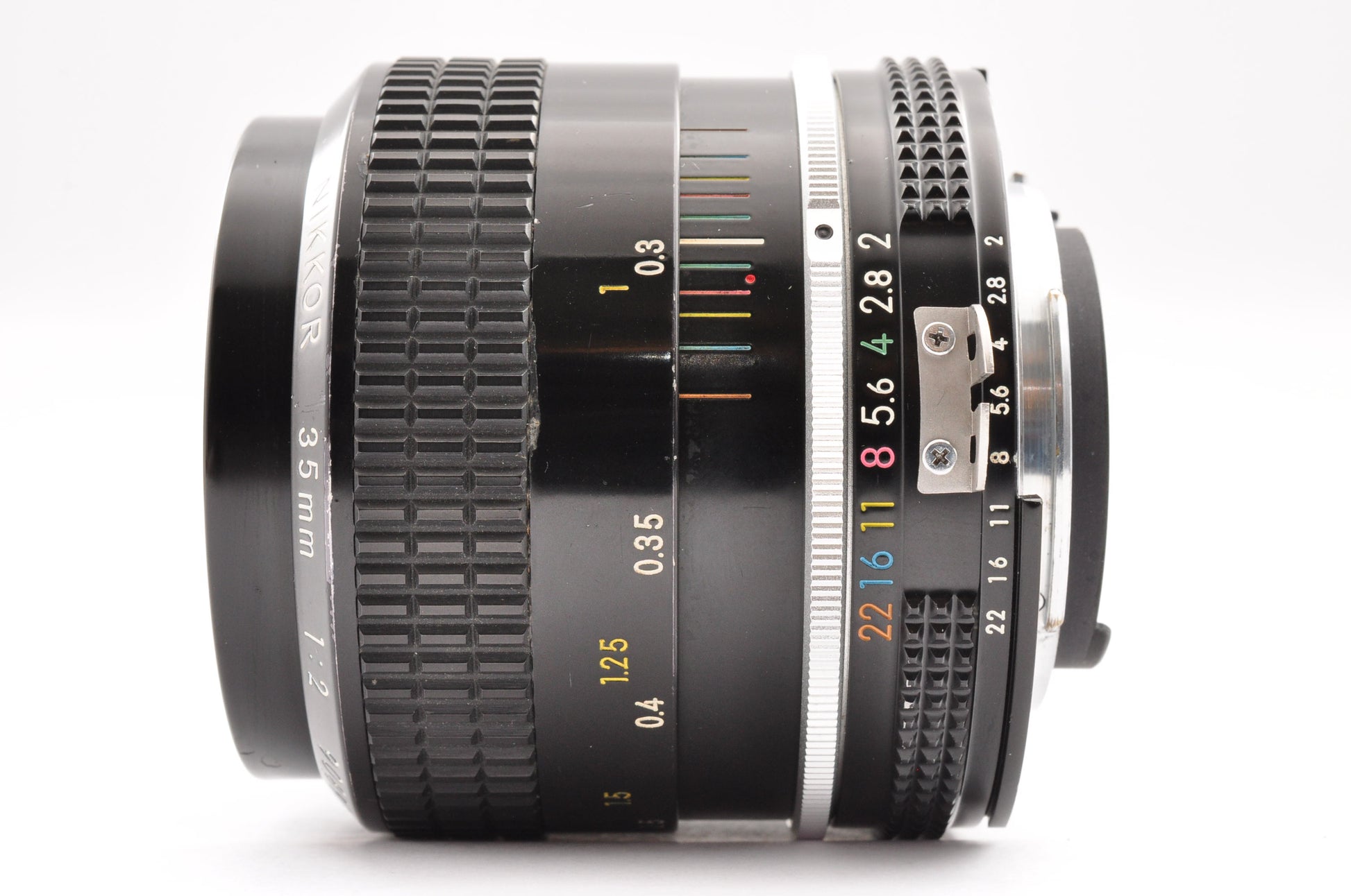 [Exc+4] Nikon Ai NIKKOR 35mm f/2 MF Lens