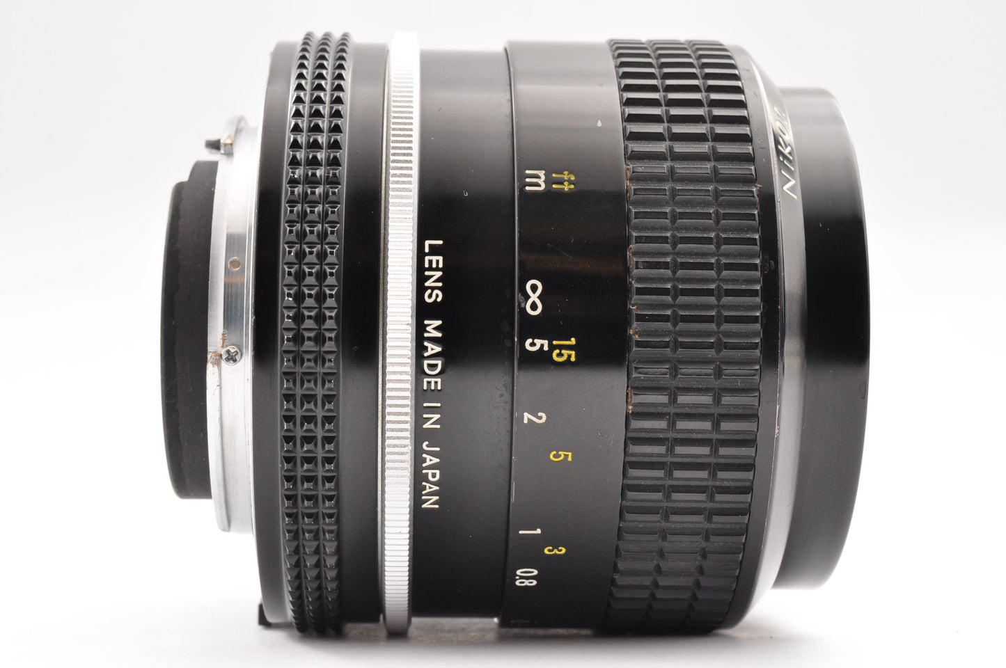 [Exc+4] Nikon Ai NIKKOR 35mm f/2 MF Lens