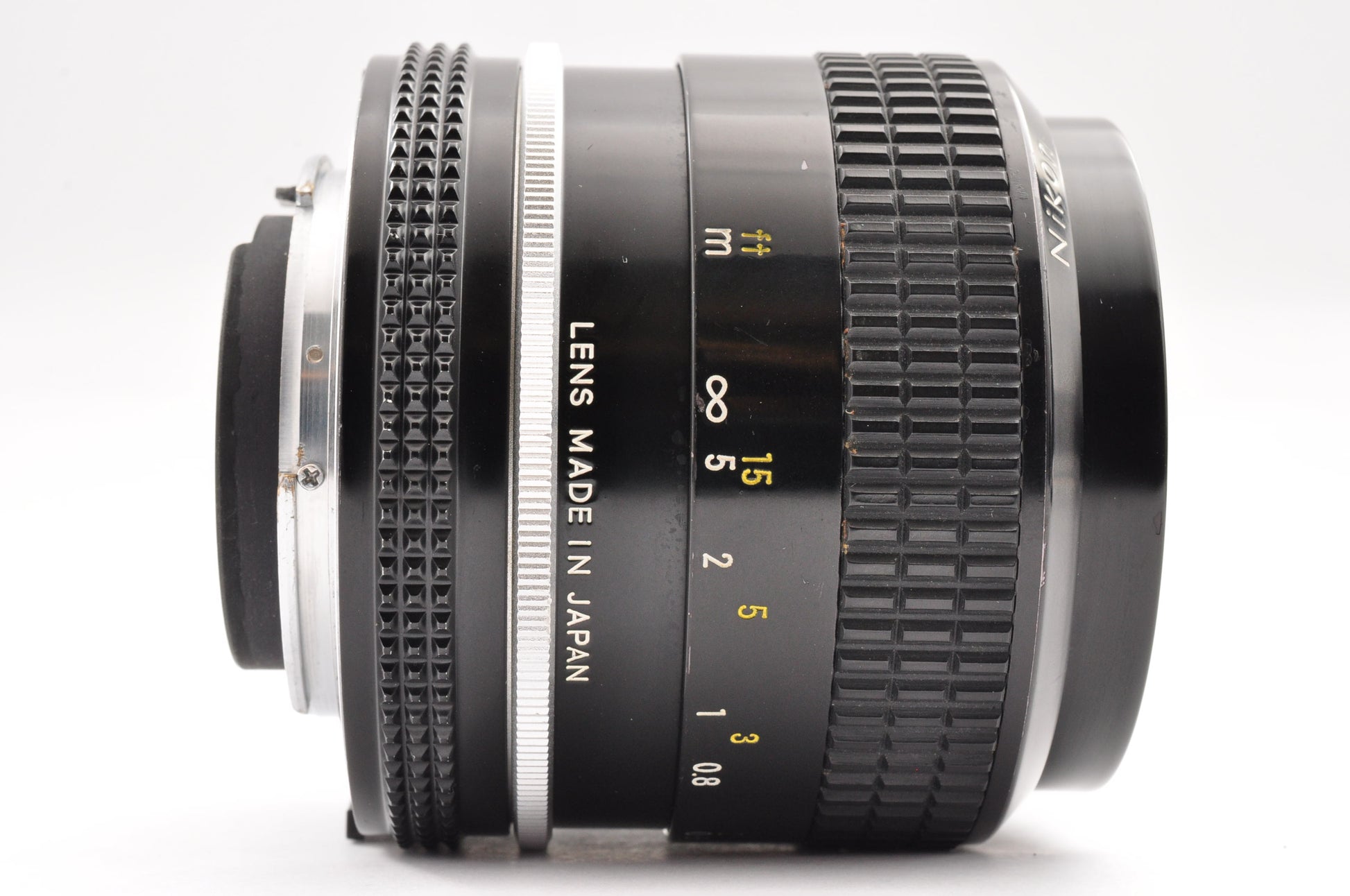 [Exc+4] Nikon Ai NIKKOR 35mm f/2 MF Lens