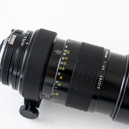 [Exc+5] Nikon Ai NIKKOR 300mm f/4.5 Telephoto Lens