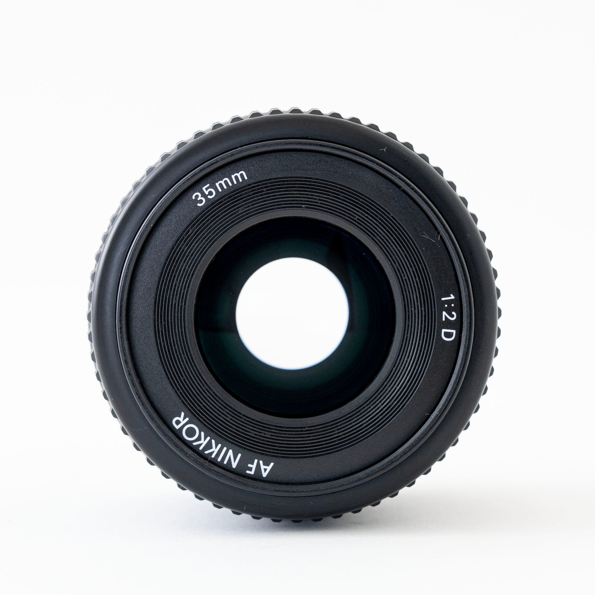 [Exc+5] Nikon AF NIKKOR 35mm f/2 D Lens