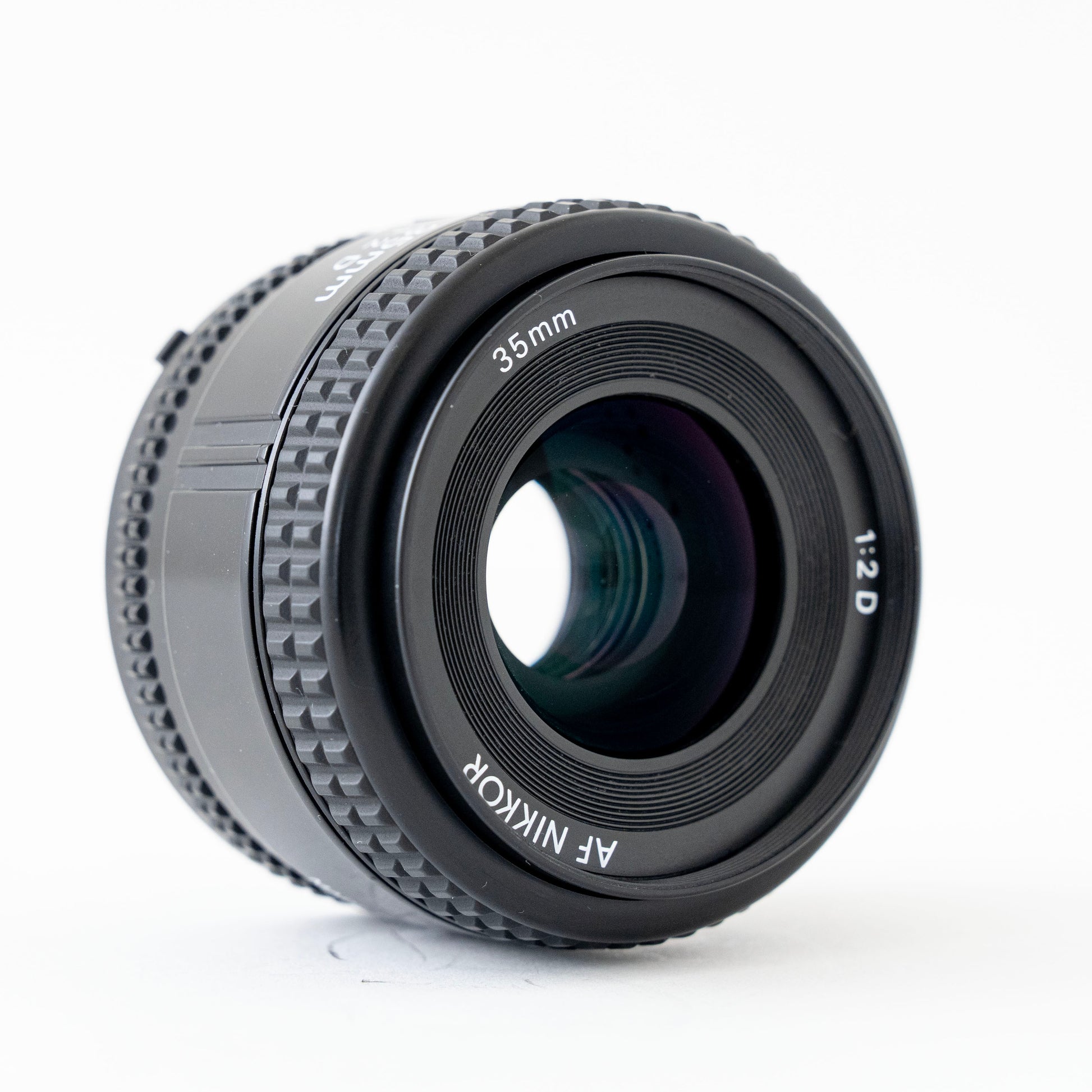 [Exc+5] Nikon AF NIKKOR 35mm f/2 D Lens