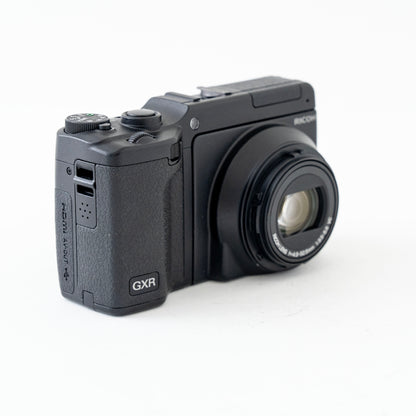 [N Mint] RICOH GXR + P10 28-300mm Lens + VF-2 Electronic Viewfinder