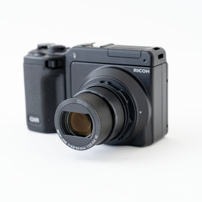 [N Mint] RICOH GXR + P10 28-300mm Lens + VF-2 Electronic Viewfinder
