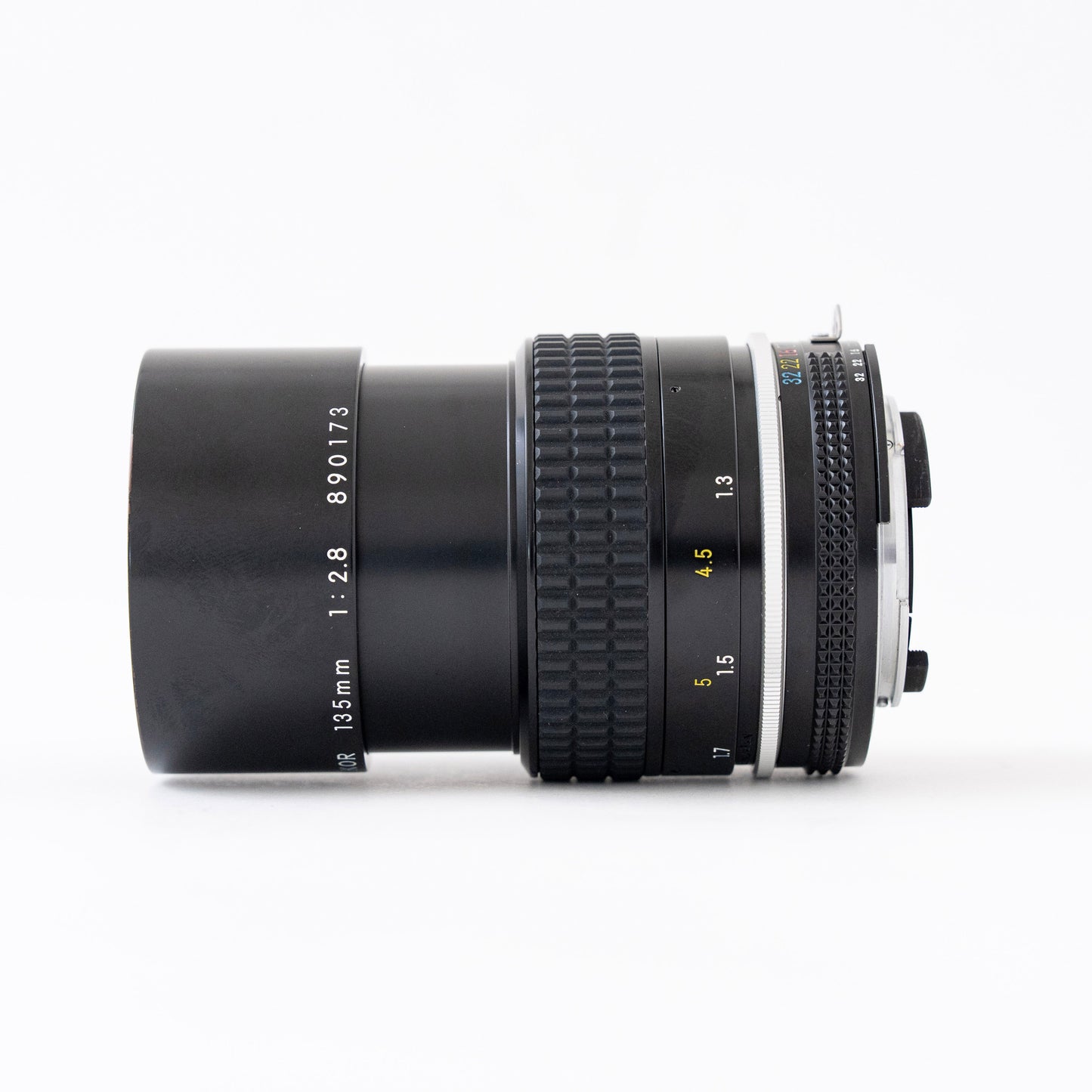 [Exc+5] Nikon Ai NIKKOR 135mm f/2.8 Lens