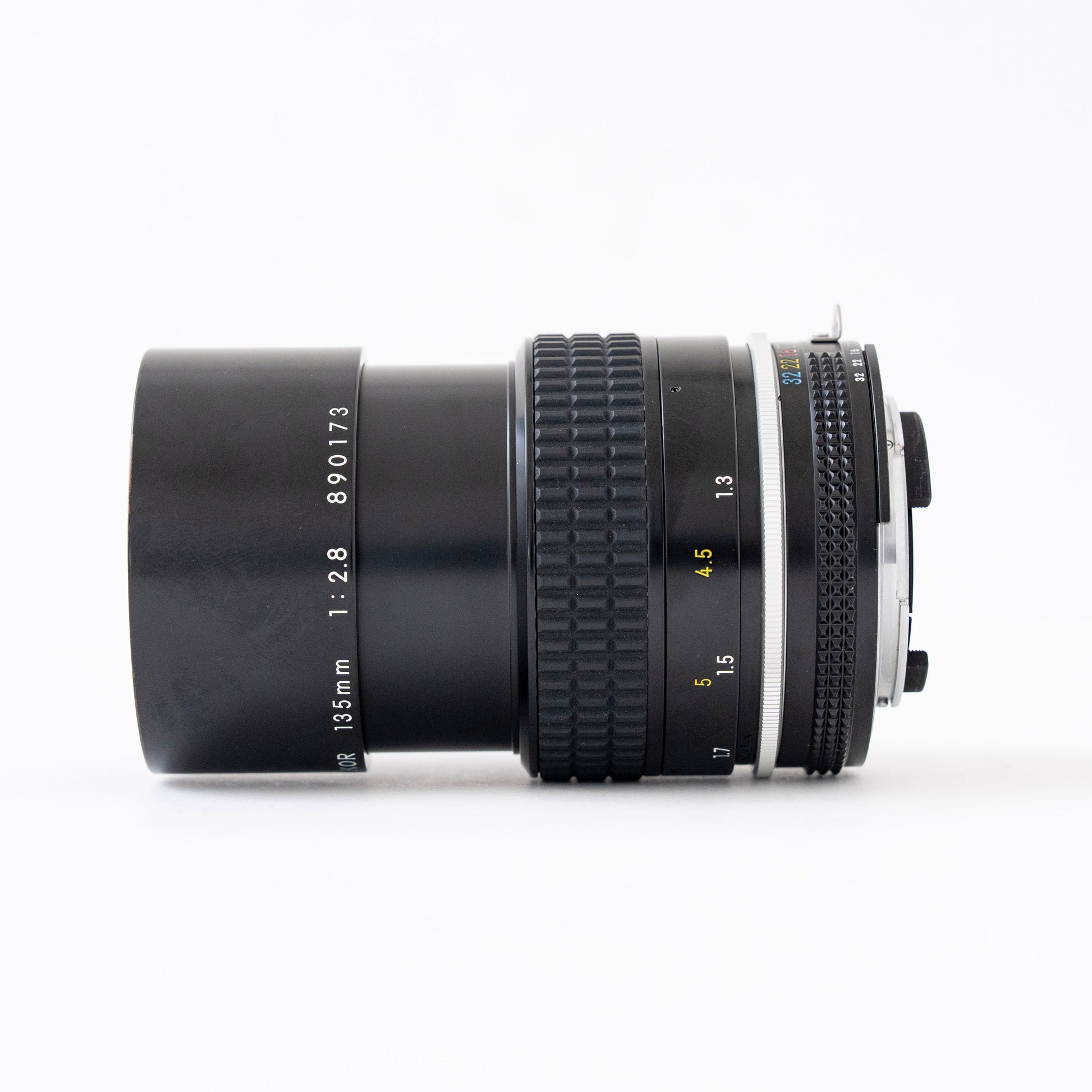 [Exc+5] Nikon Ai NIKKOR 135mm f/2.8 Lens