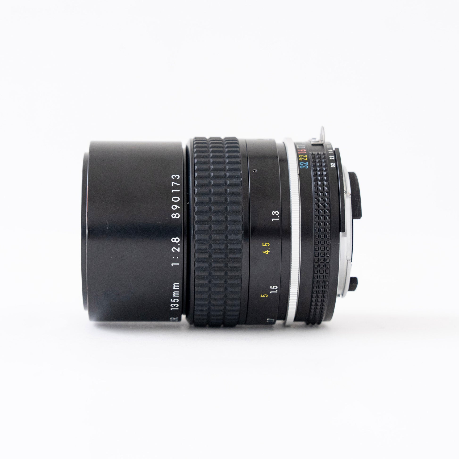 [Exc+5] Nikon Ai NIKKOR 135mm f/2.8 Lens