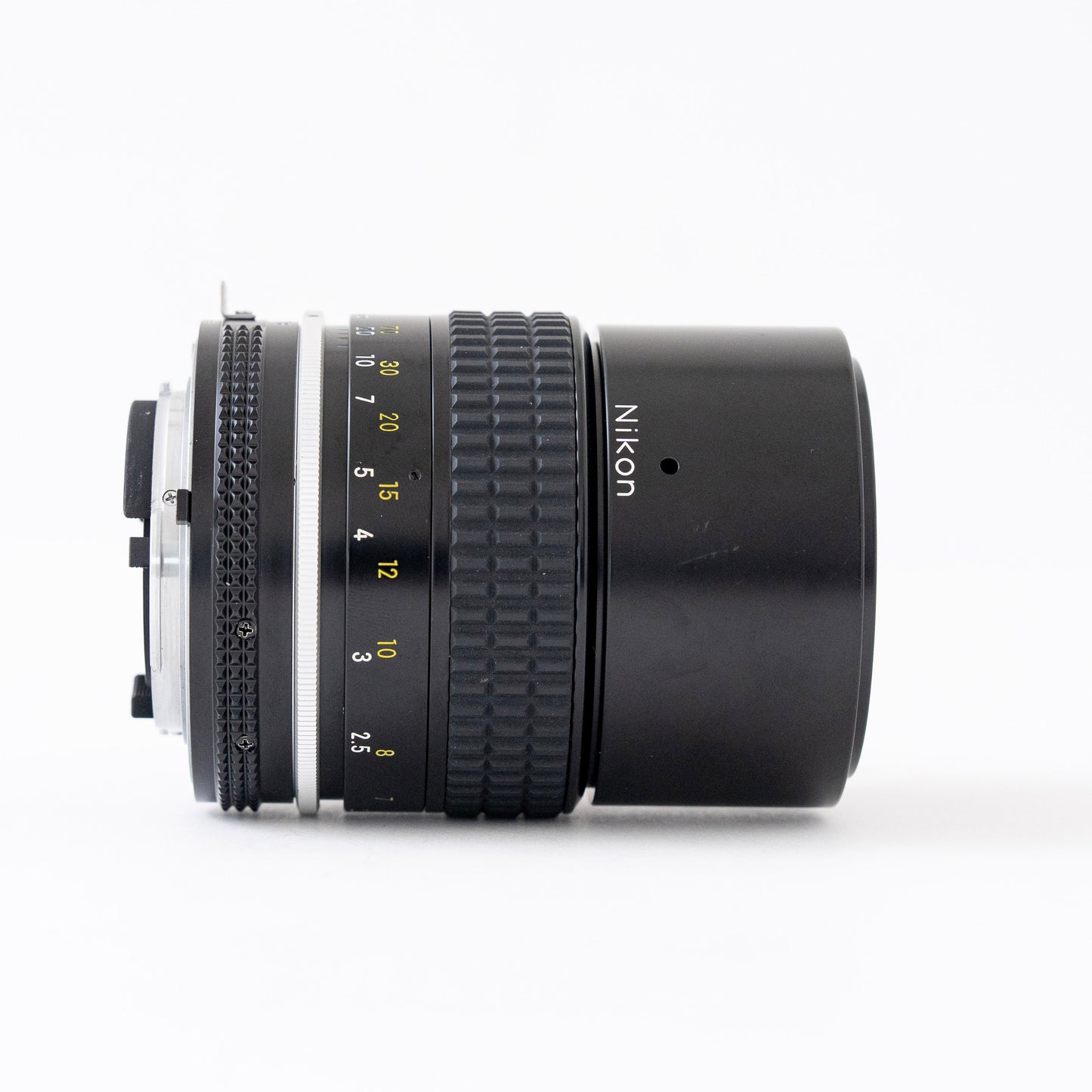 [Exc+5] Nikon Ai NIKKOR 135mm f/2.8 Lens