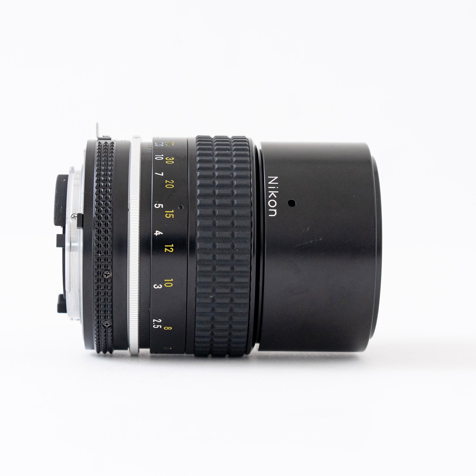 [Exc+5] Nikon Ai NIKKOR 135mm f/2.8 Lens