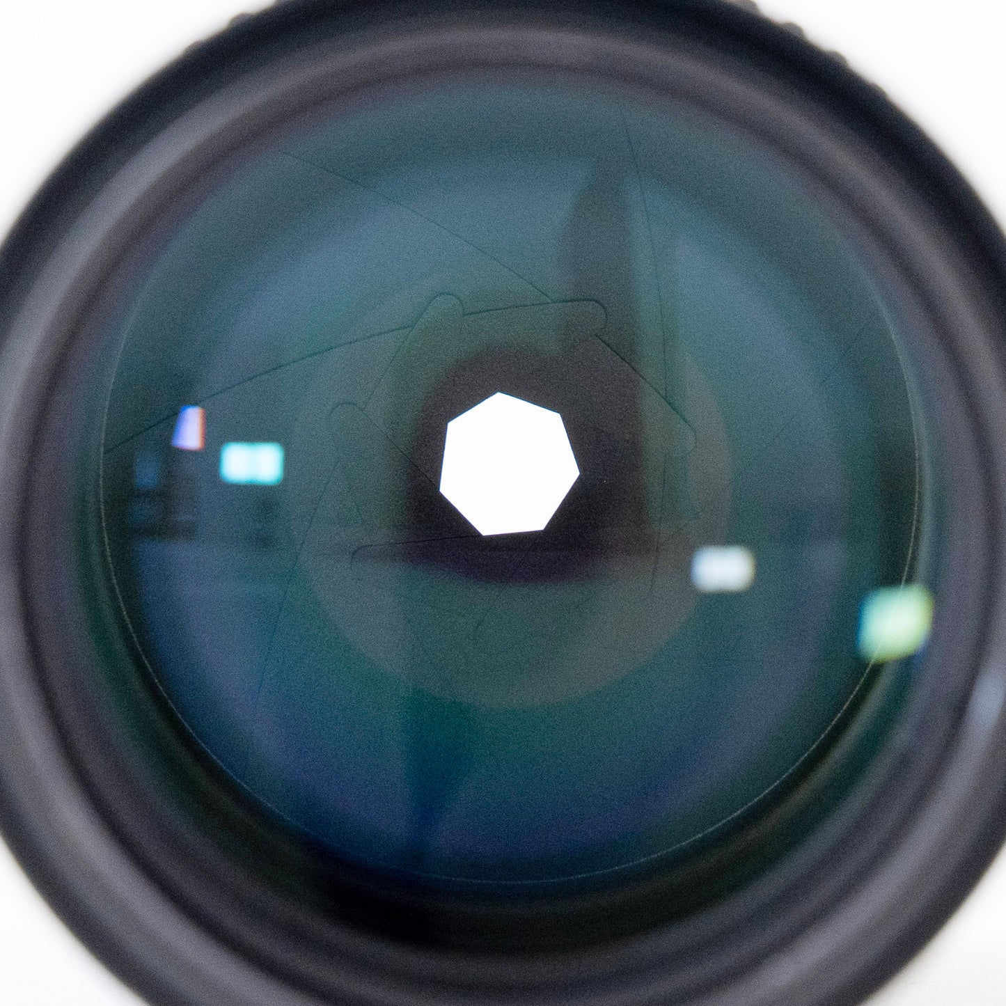 [Exc+5] Nikon Ai NIKKOR 135mm f/2.8 Lens