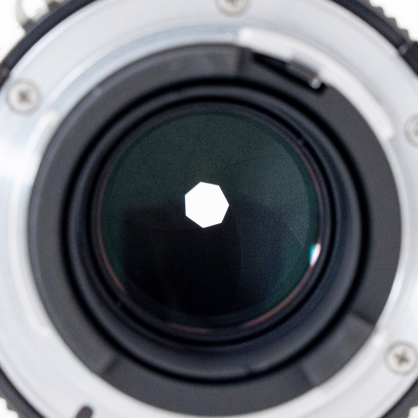 [Exc+5] Nikon Ai NIKKOR 135mm f/2.8 Lens