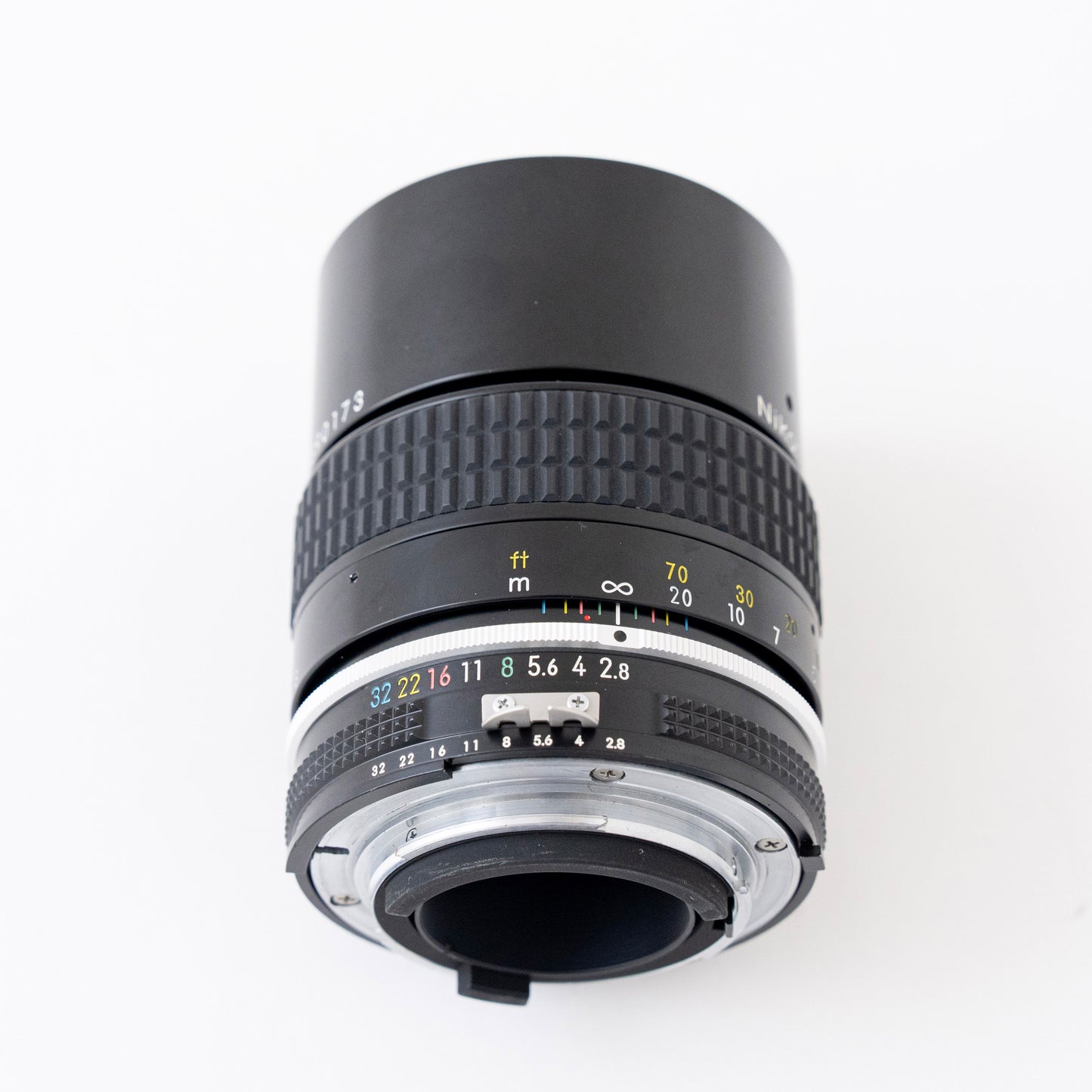 [Exc+5] Nikon Ai NIKKOR 135mm f/2.8 Lens