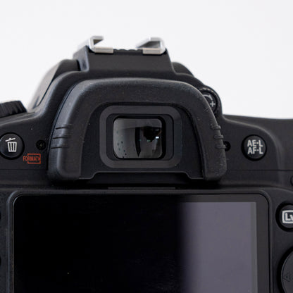[N Mint] Nikon D90 Digital SLR SC:9,000 + AF-S DX NIKKOR 18-55mm f/3.5-5.6