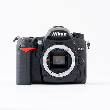 [N Mint] Nikon D7000 Digital SLR Camera SC:400