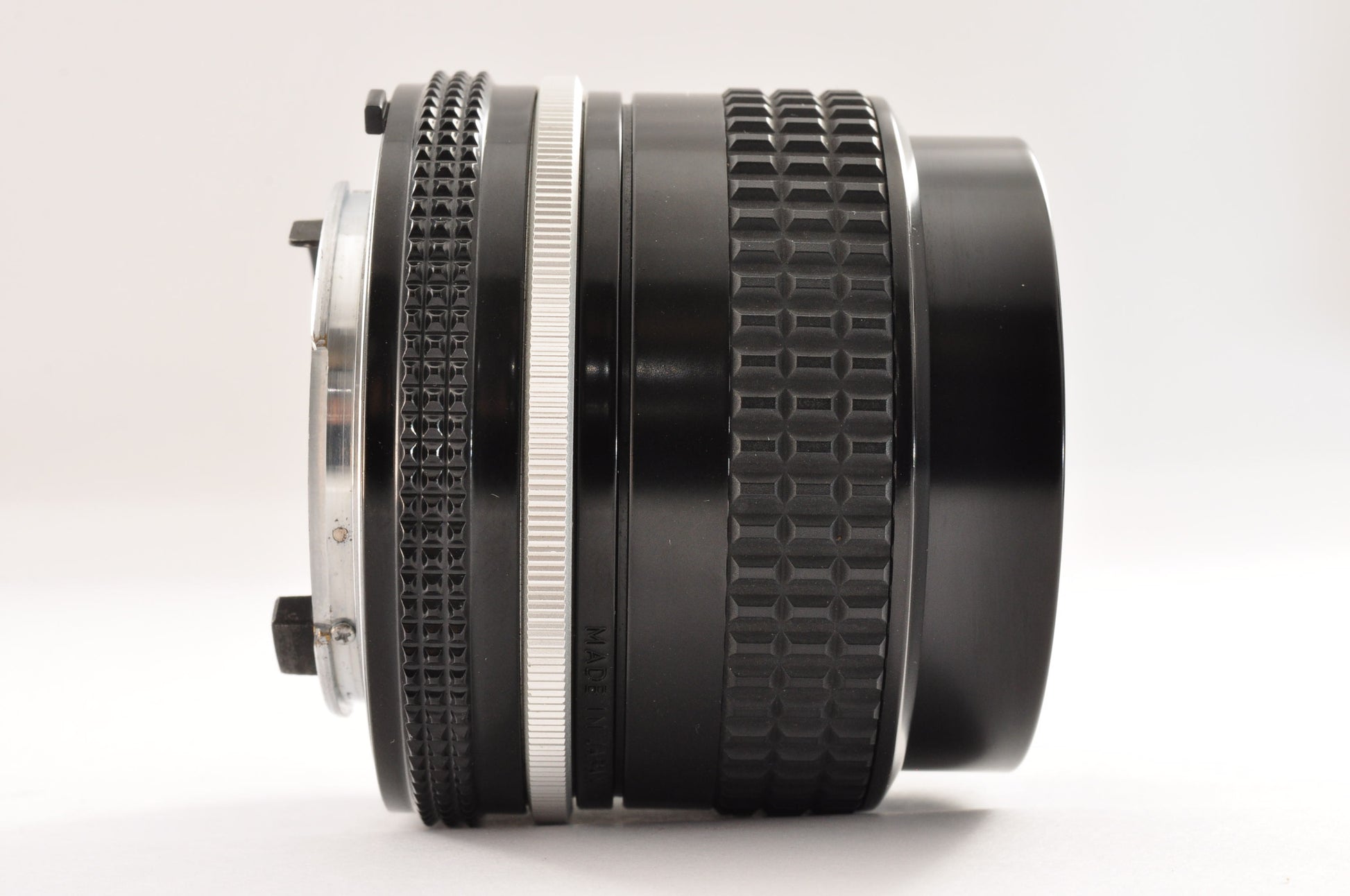 [Exc+5] Nikon Ai NIKKOR 35mm f/2.8 MF Lens