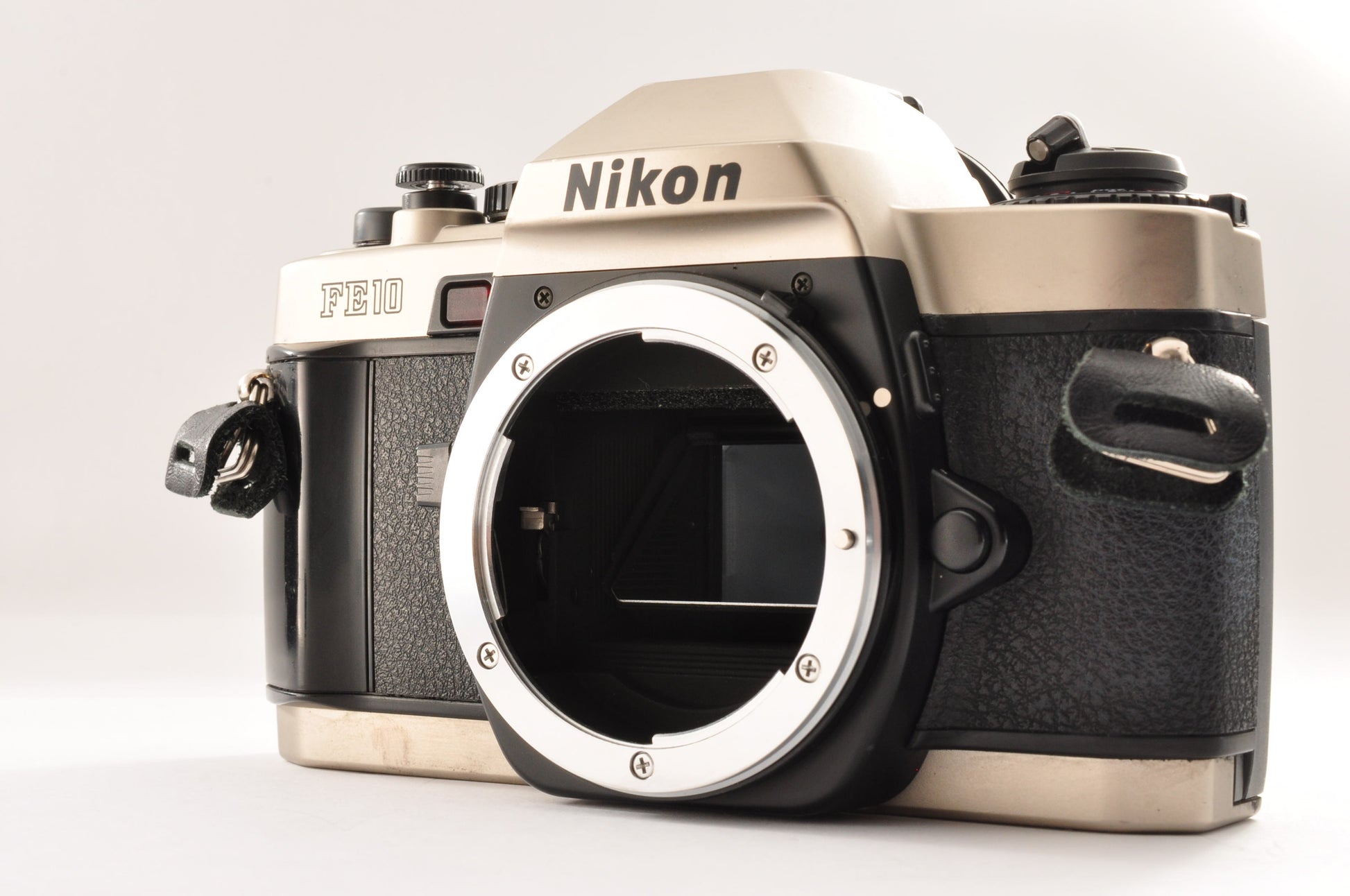 [Exc+5] Nikon FE10 35mm SLR Film Camera Body