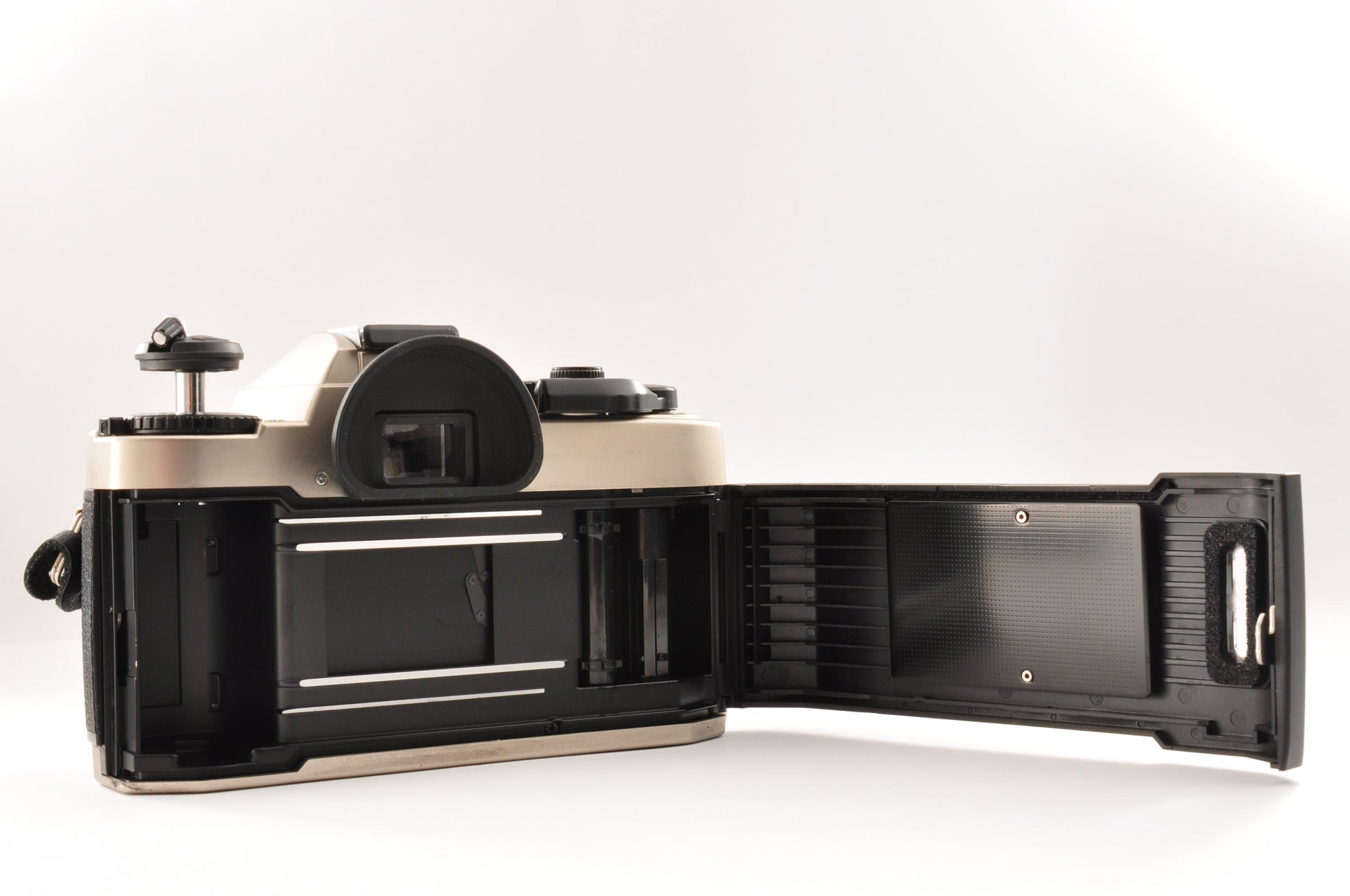 [Exc+5] Nikon FE10 35mm SLR Film Camera Body