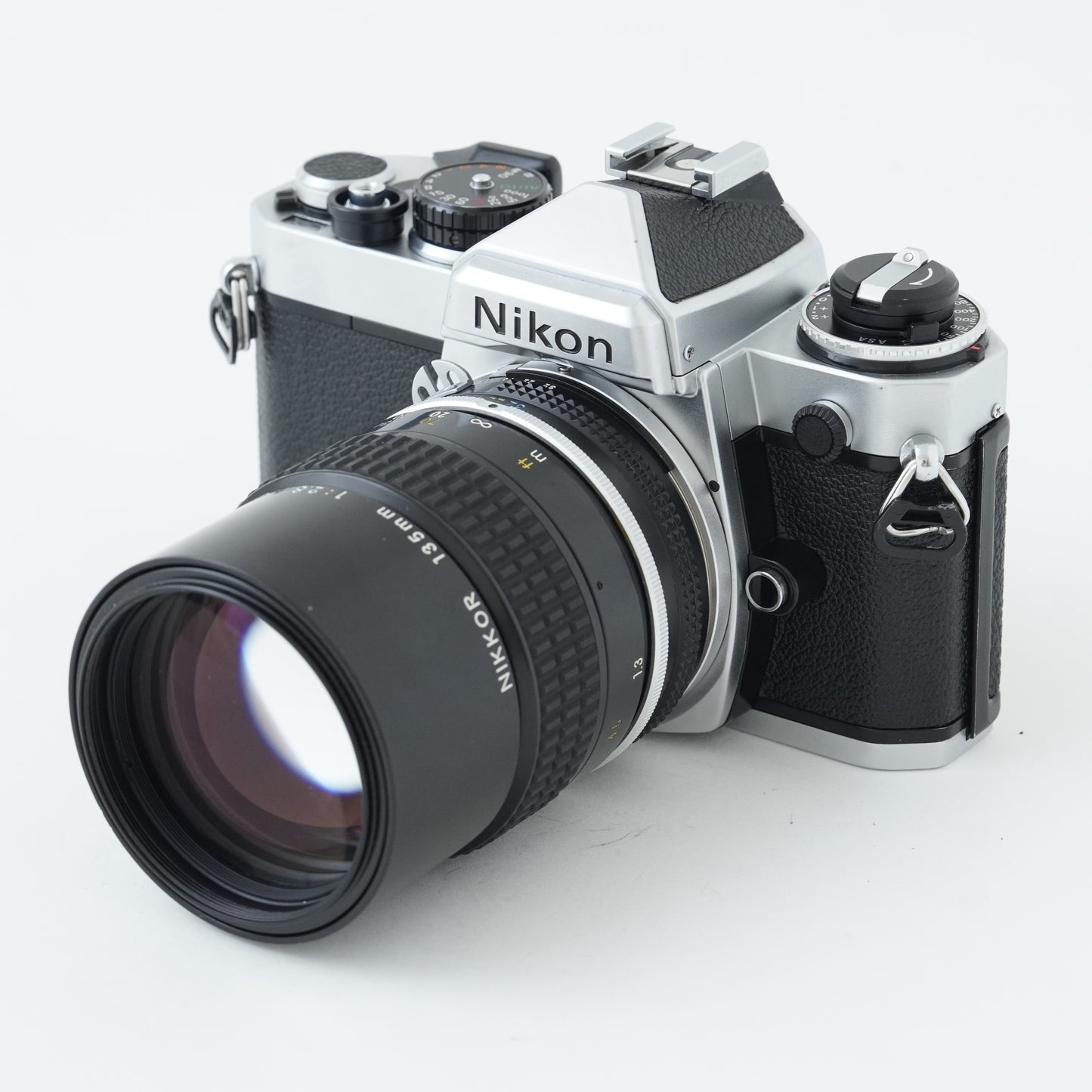 [Exc+5] Nikon FE Silver 35mm SLR Film Camera + Ai NIKKOR 135mm f/2.8