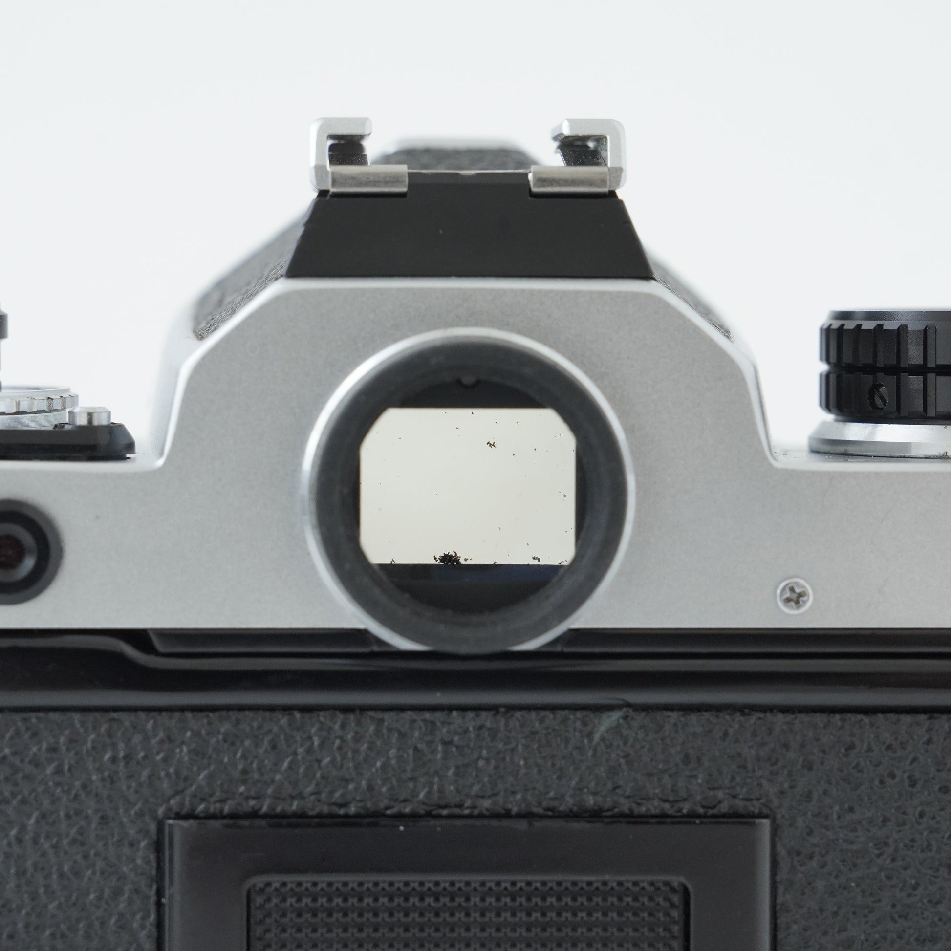 [Exc+5] Nikon FE Silver 35mm SLR Film Camera + Ai NIKKOR 135mm f/2.8