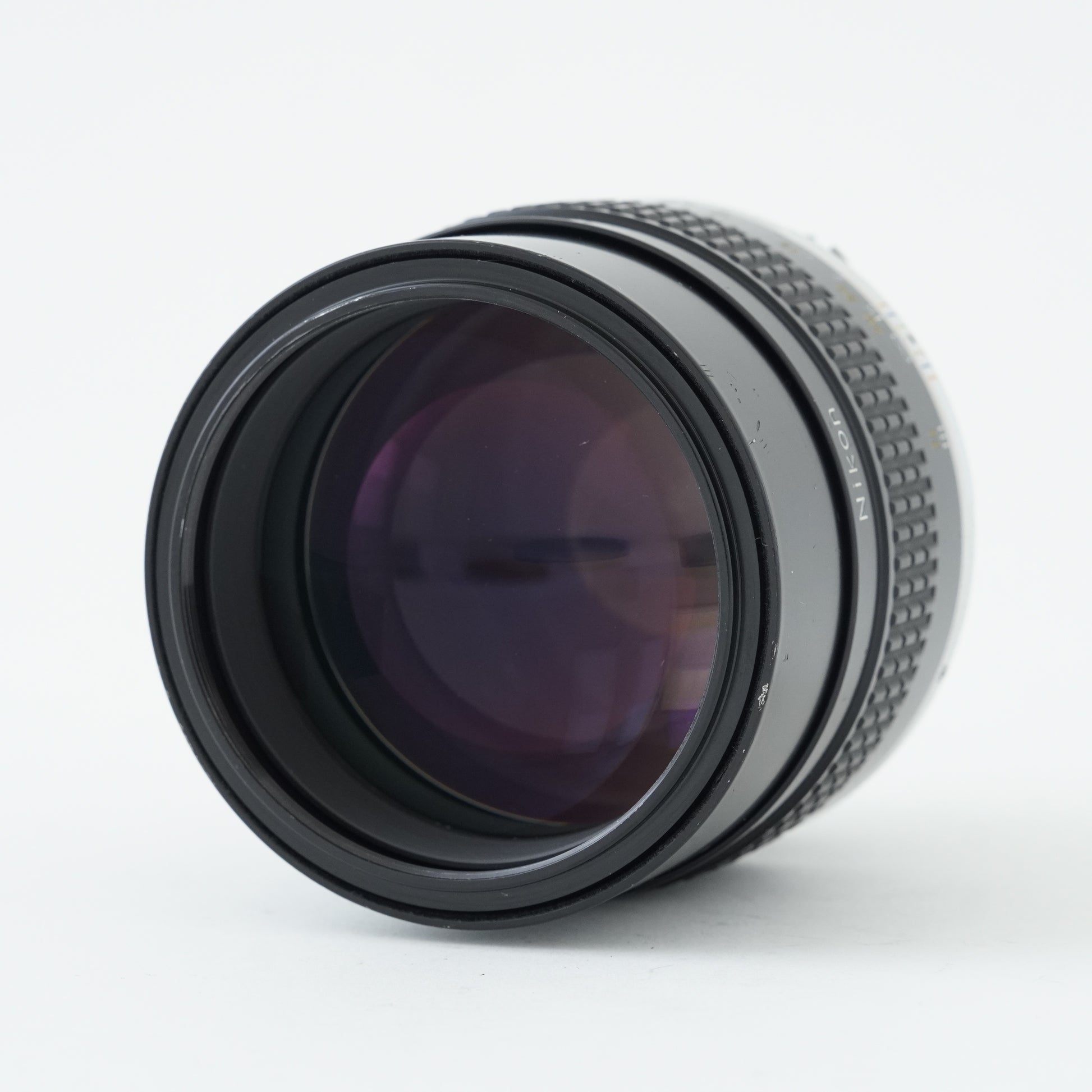 [Exc+5] Nikon Ai-S NIKKOR 105mm f/1.8 Telephoto Lens