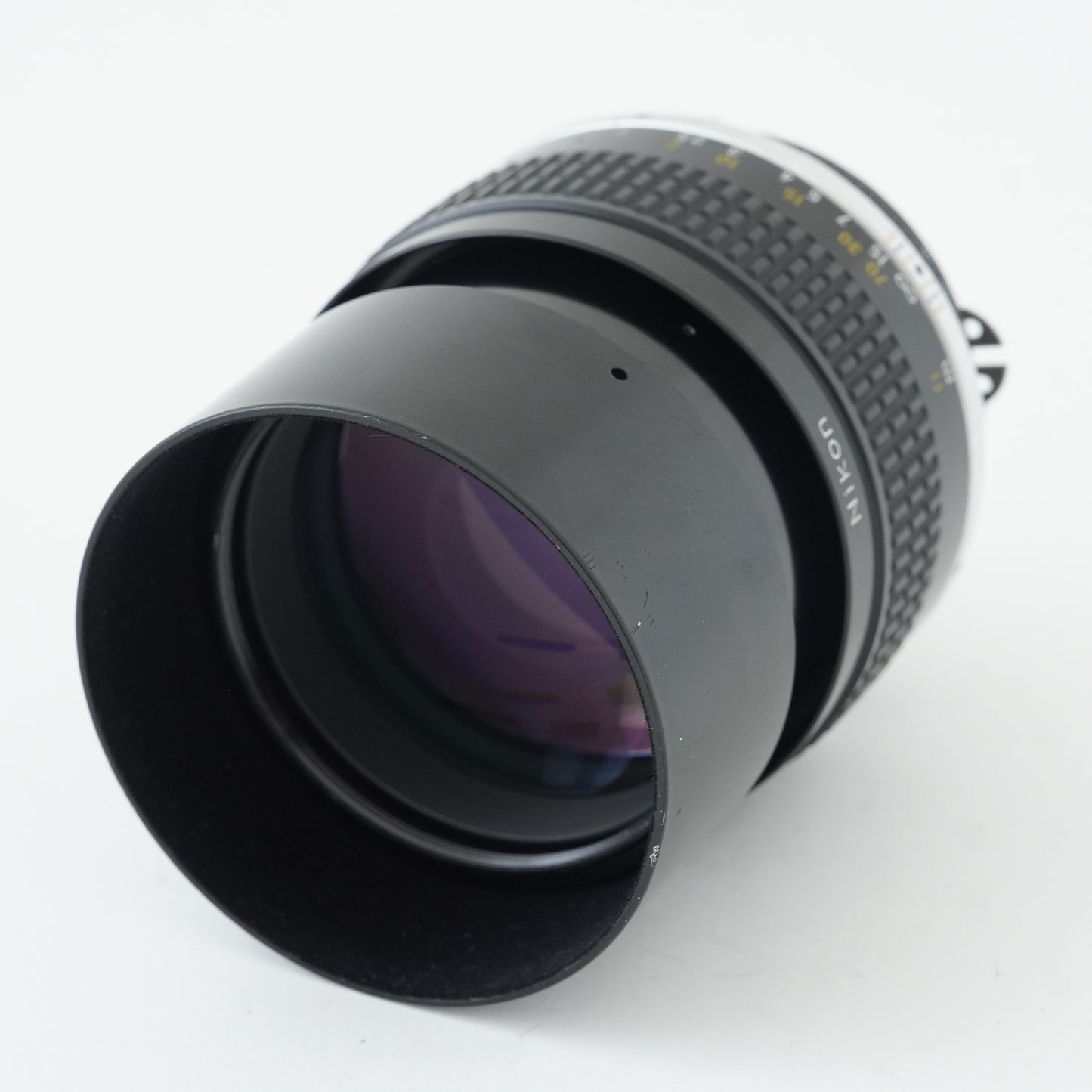 [Exc+5] Nikon Ai-S NIKKOR 105mm f/1.8 Telephoto Lens
