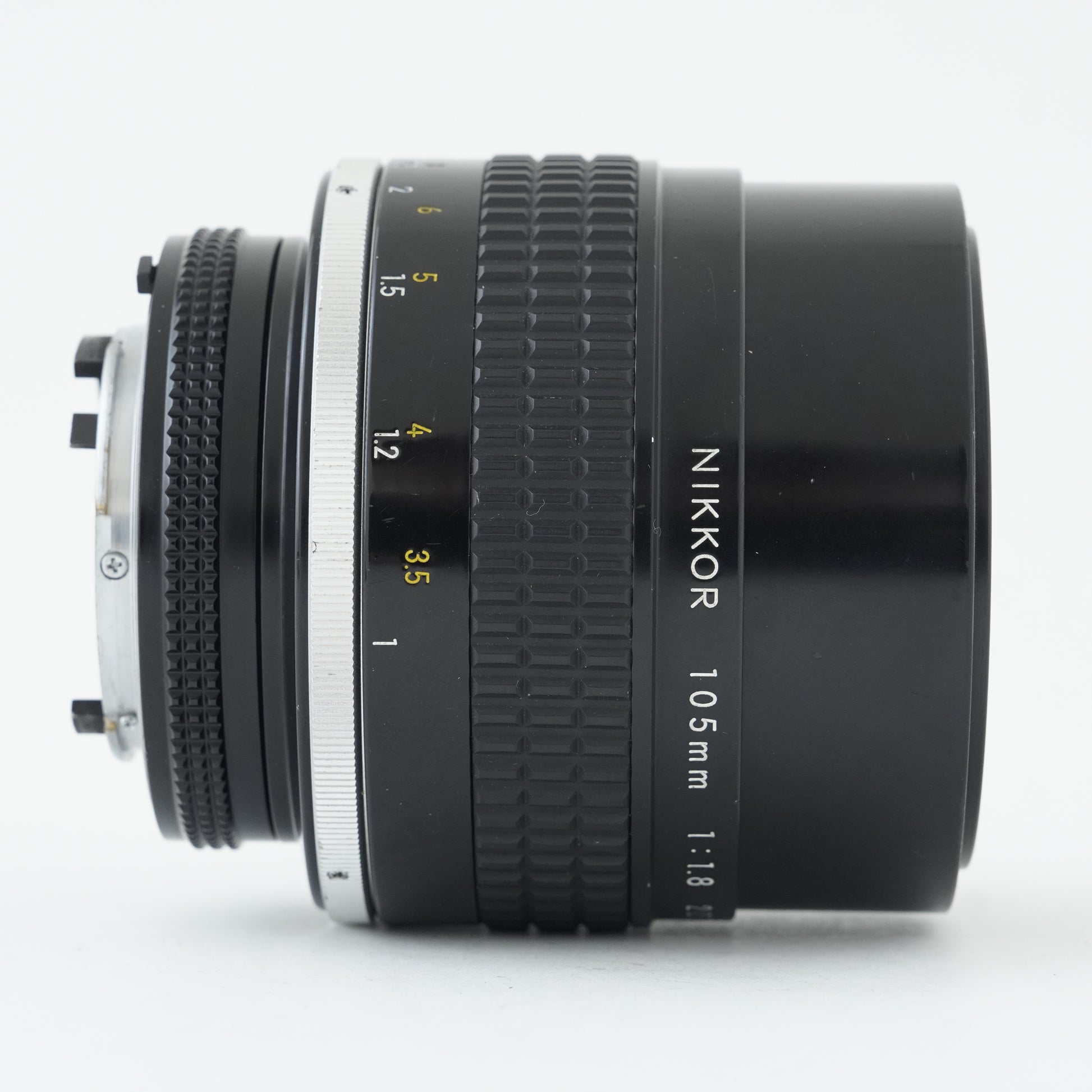 [Exc+5] Nikon Ai-S NIKKOR 105mm f/1.8 Telephoto Lens