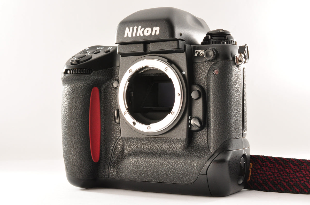 [Exc+5] Nikon F5 35mm SLR Film Camera
