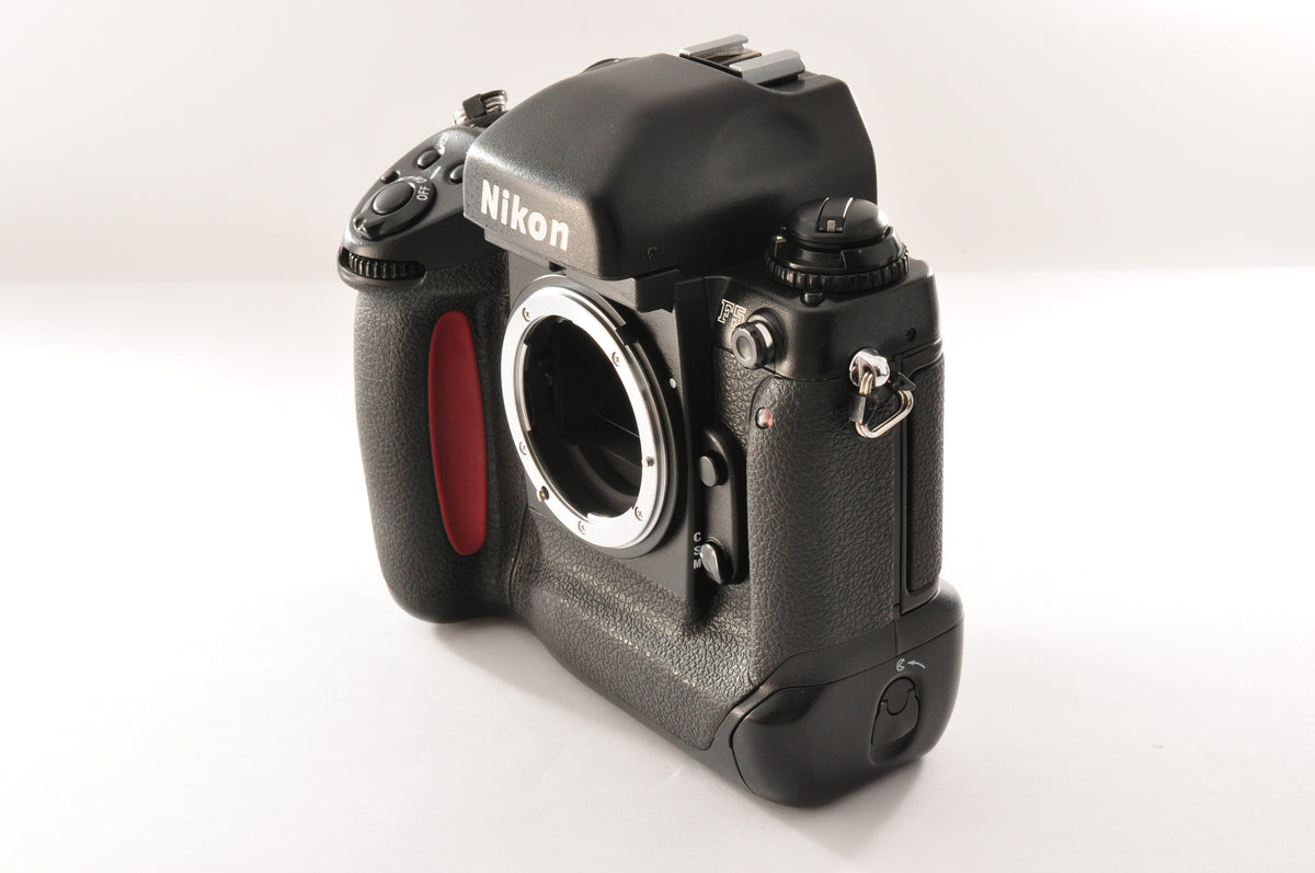 [Exc+5] Nikon F5 35mm SLR Film Camera