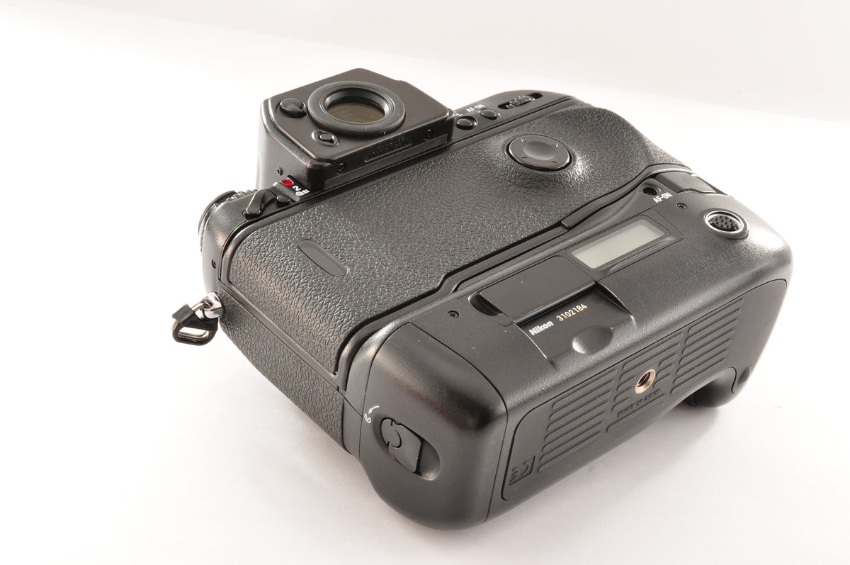 [Exc+5] Nikon F5 35mm SLR Film Camera
