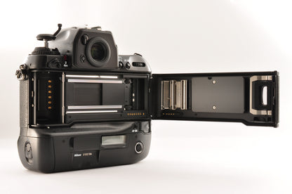 [Exc+5] Nikon F5 35mm SLR Film Camera