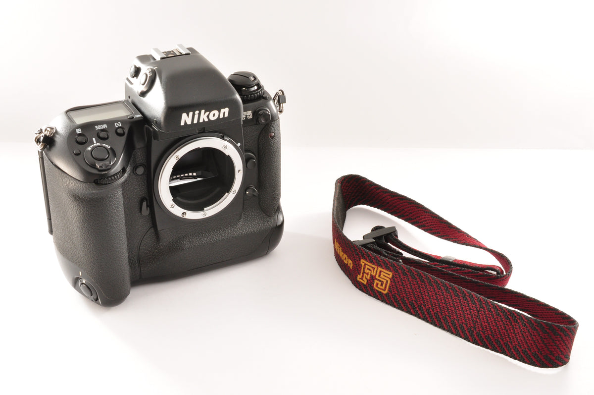 [Exc+5] Nikon F5 35mm SLR Film Camera